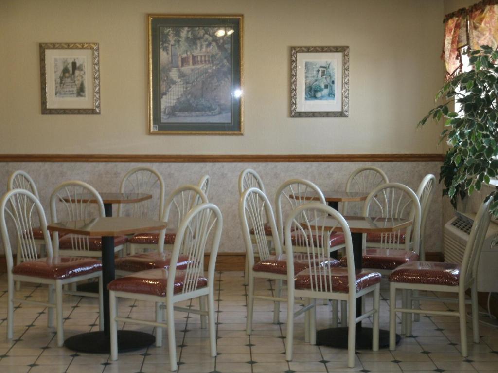 Super 8 By Wyndham Platte City Kansas City Area Exterior photo