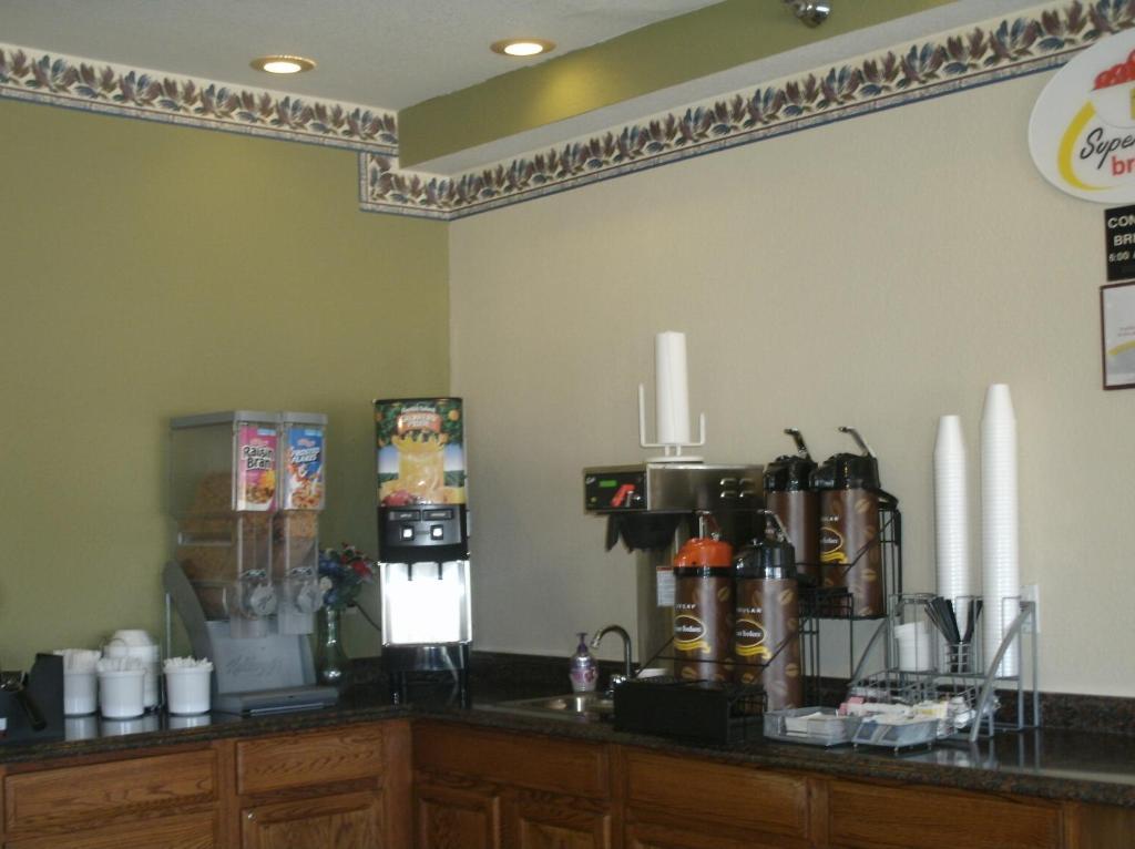 Super 8 By Wyndham Platte City Kansas City Area Exterior photo