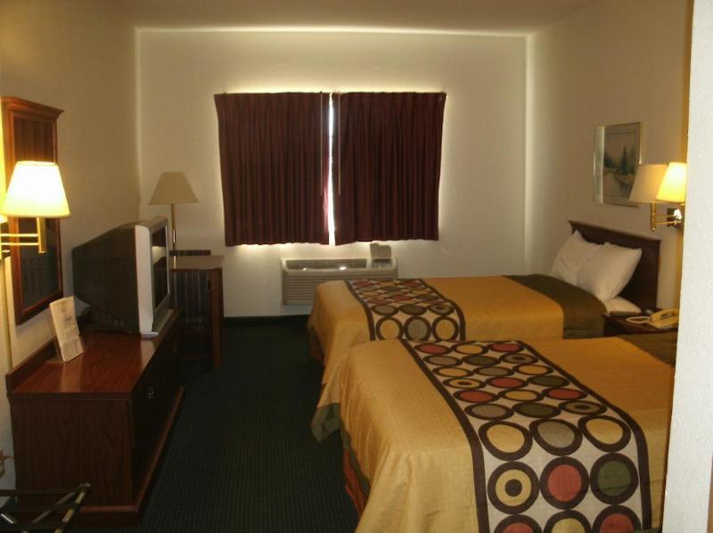 Super 8 By Wyndham Platte City Kansas City Area Exterior photo
